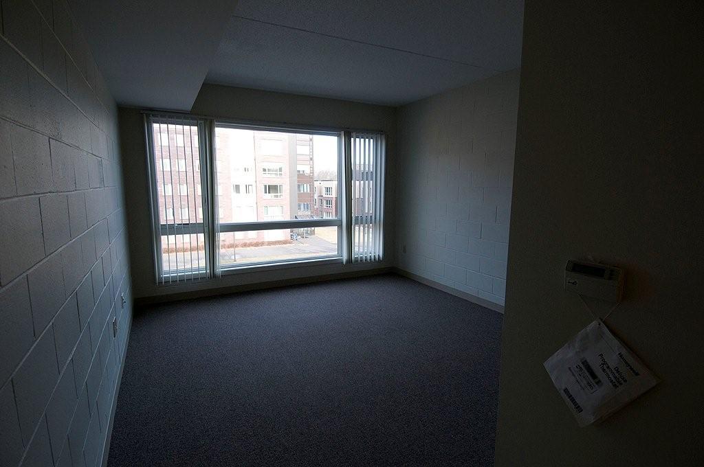 Room Features Lawrence Apartments